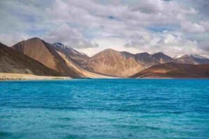 Pangong Tso: Pangong Lake Trip: How to Reach from Leh to Pangong Lake 2024